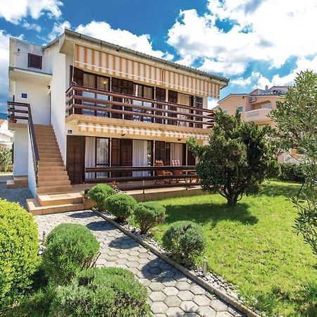 Apartman יאדראנובו מראה חיצוני תמונה
